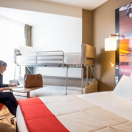 Mercure Paris 4*