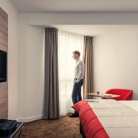 Otel Mercure Paris 4*