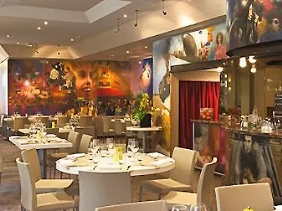 מלון Mercure Paris בולון-בילנקורט