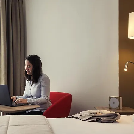 Mercure Paris Hotell 4*