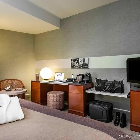Mercure Paris