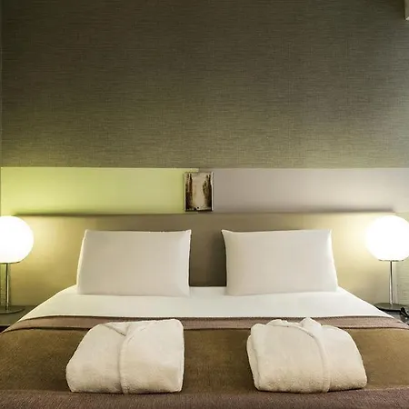 Mercure Paris 4*